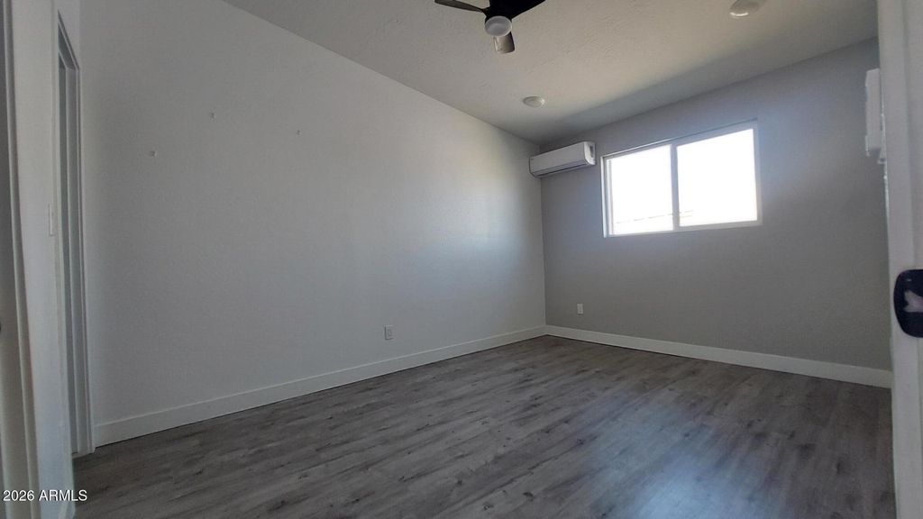 1917 E Monroe Street - Photo 5
