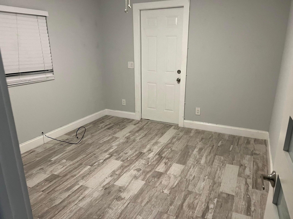 817 S L Street - Photo 2