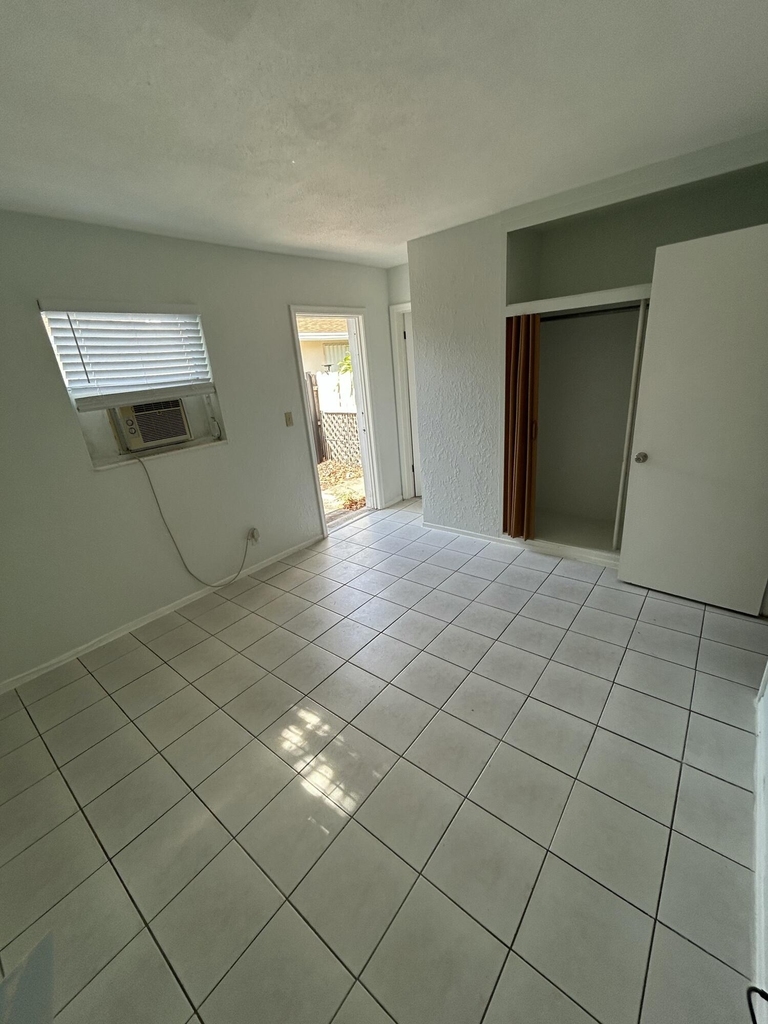 5881 Ne 18th Avenue - Photo 3