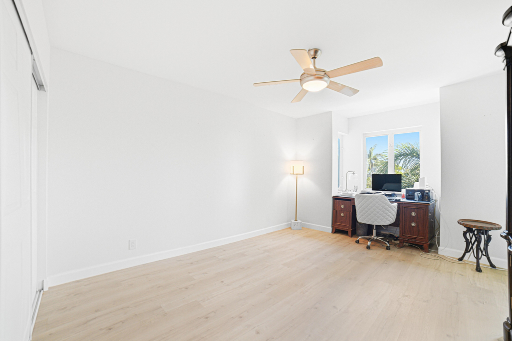 100 Se 5th Avenue - Photo 28