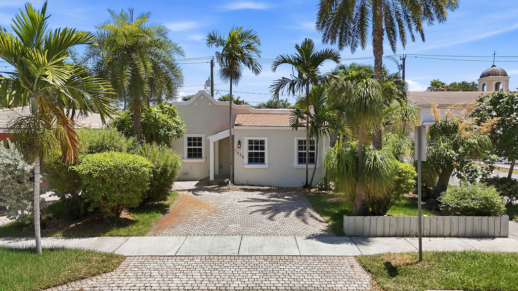 1658 Jackson Street - Photo 0