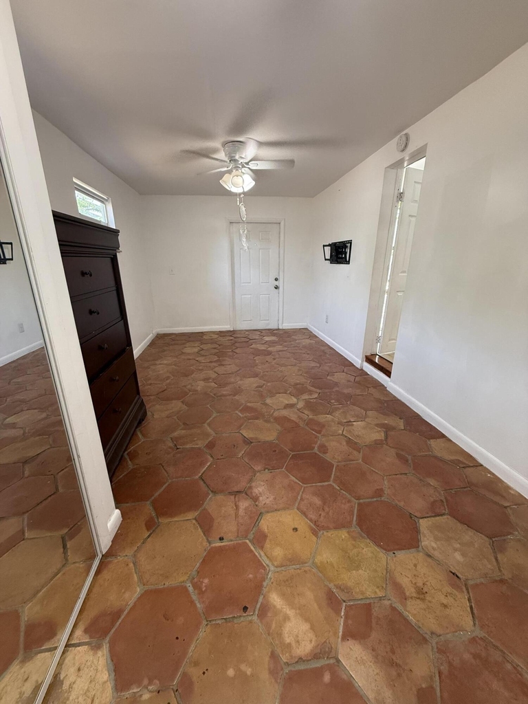 51 Sw 13th Street - Photo 2