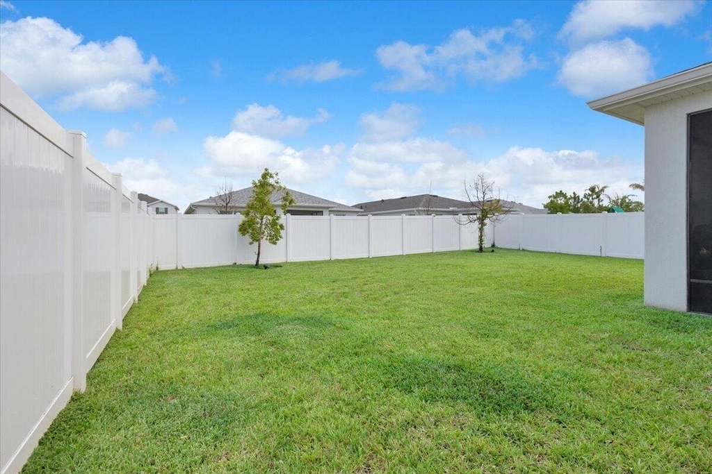 14047 Sw Safi Terrace - Photo 34