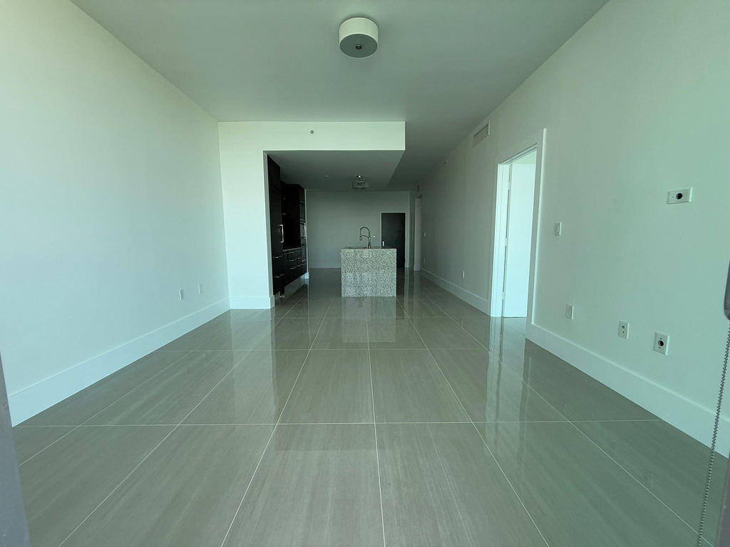 900 Biscayne Boulevard - Photo 1