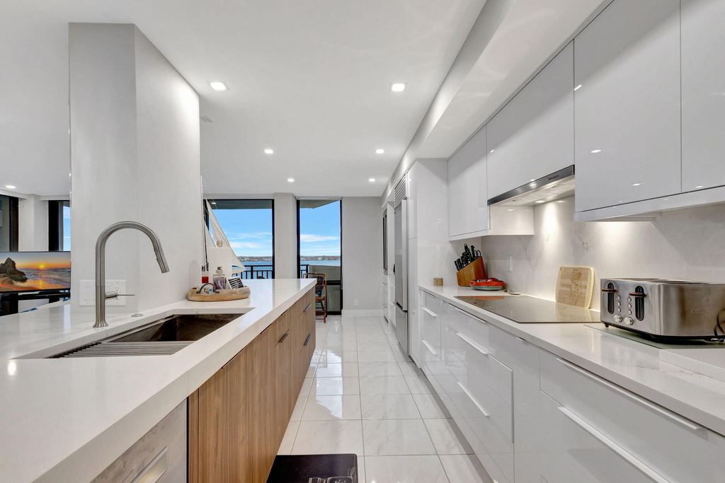 5460 N Ocean Drive - Photo 18