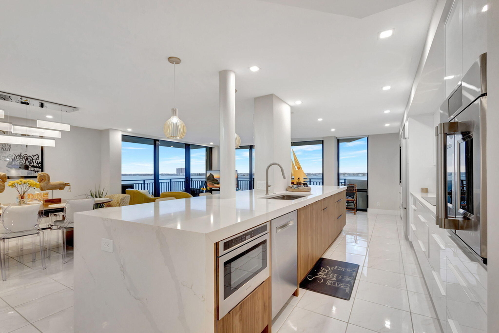 5460 N Ocean Drive - Photo 1