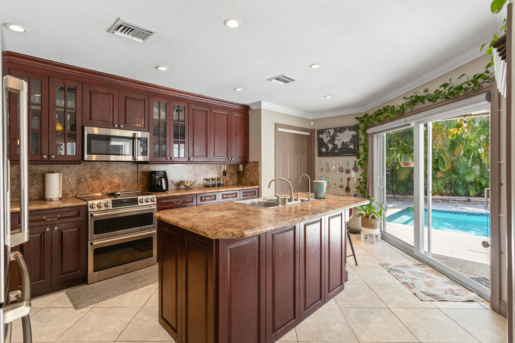 4050 Nw 7th Lane - Photo 41