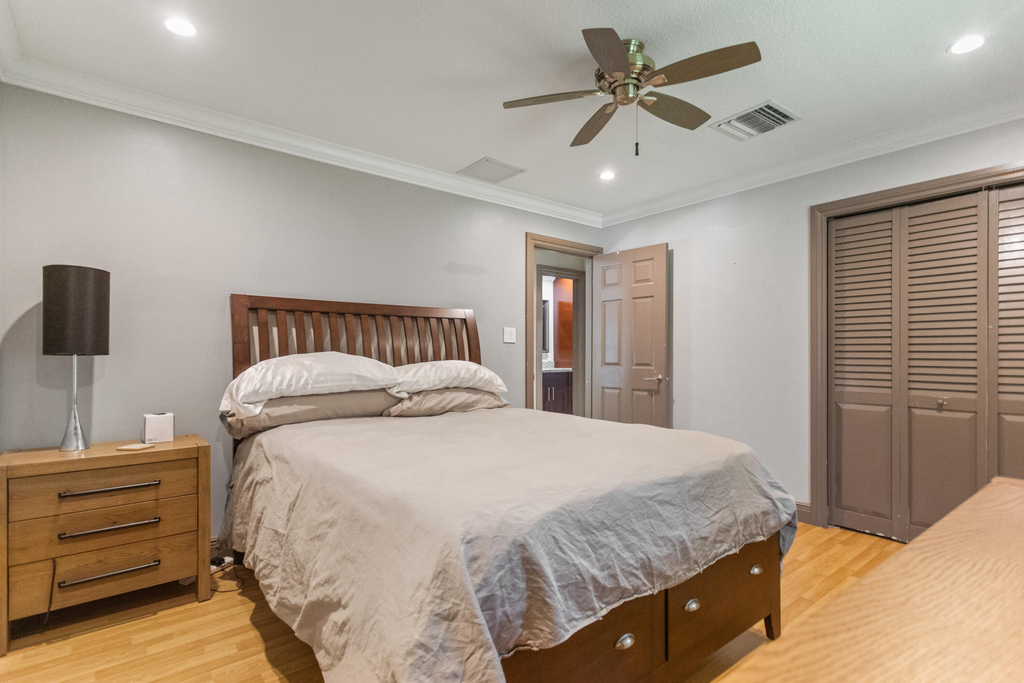 4050 Nw 7th Lane - Photo 8