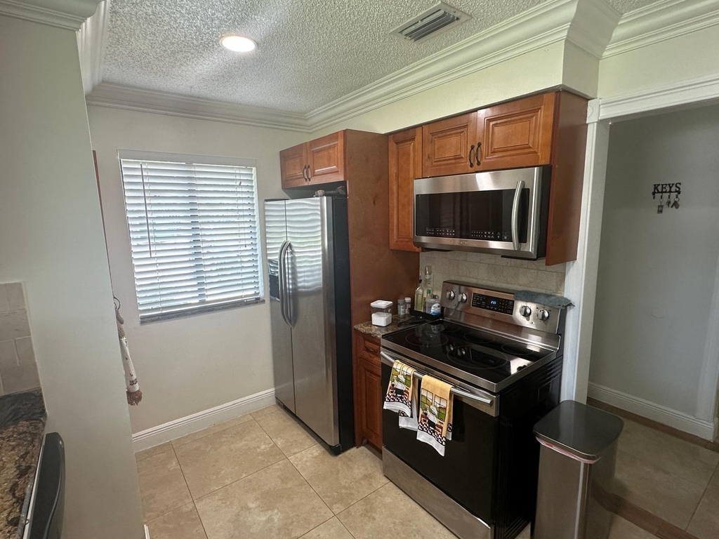 3801 Inlet Circle - Photo 5