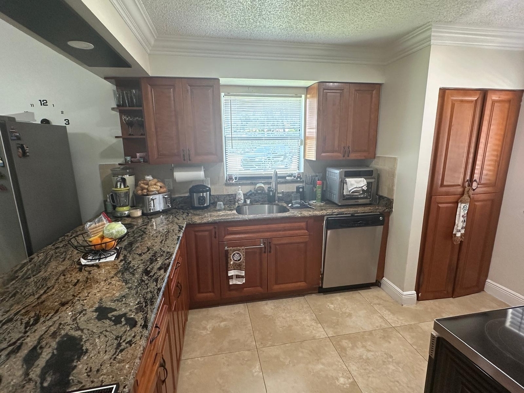 3801 Inlet Circle - Photo 4