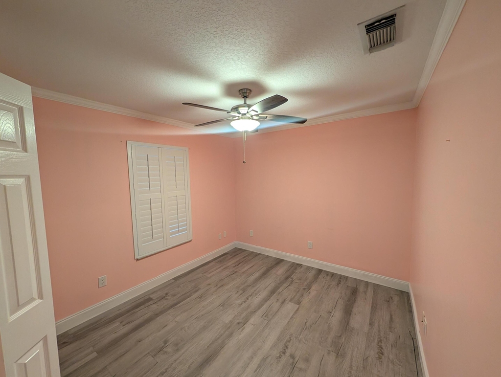 625 Coconut Avenue N - Photo 15