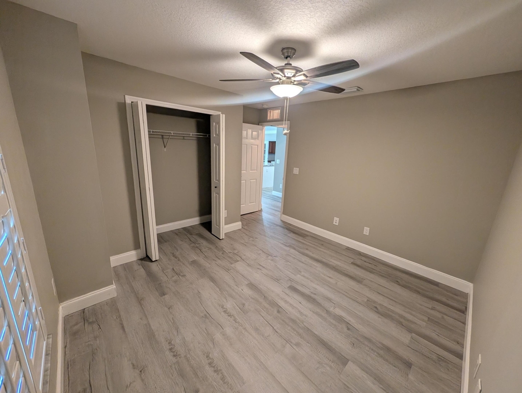 625 Coconut Avenue N - Photo 12