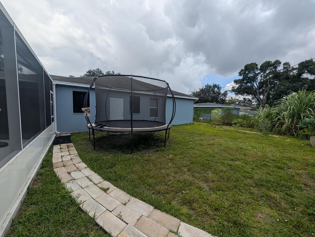 625 Coconut Avenue N - Photo 37