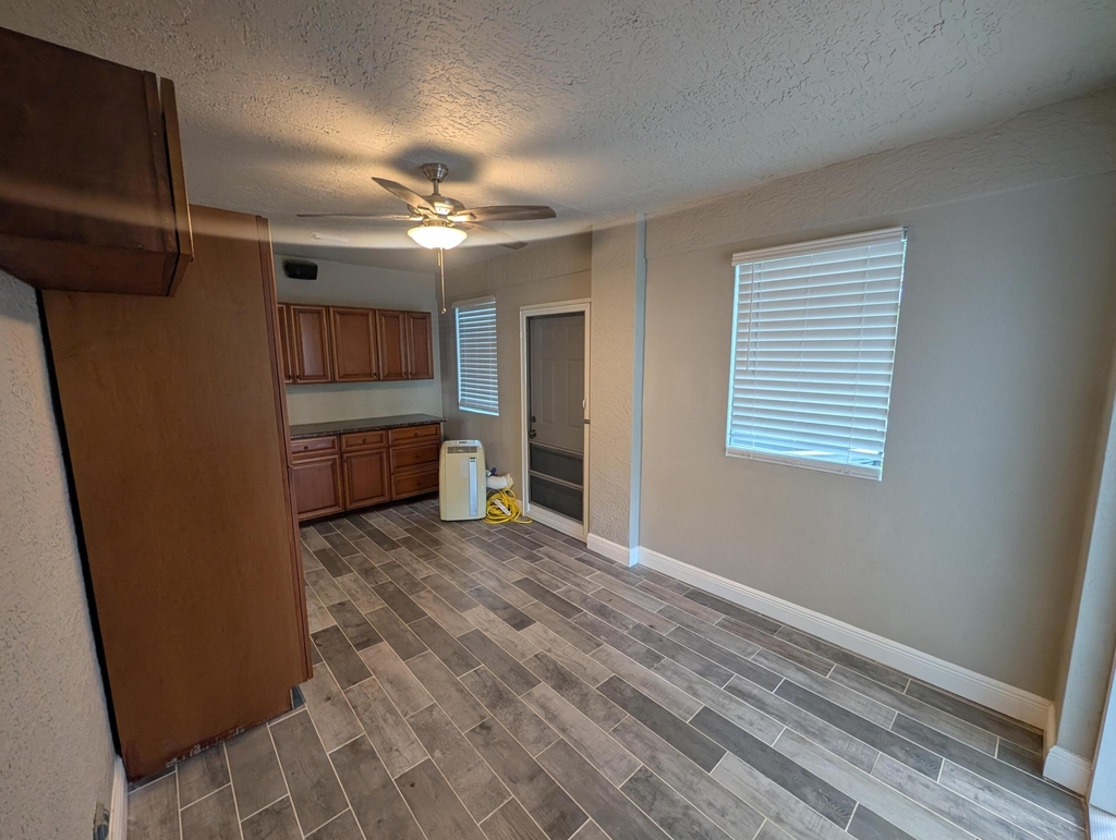 625 Coconut Avenue N - Photo 25