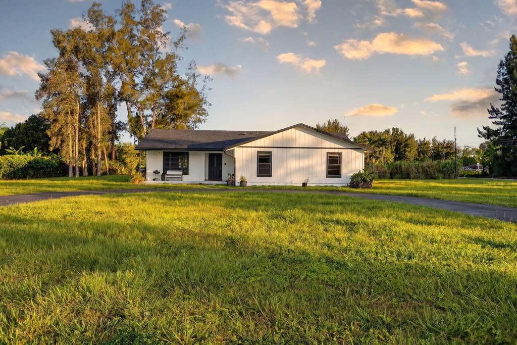 5989 Coconut Boulevard - Photo 0