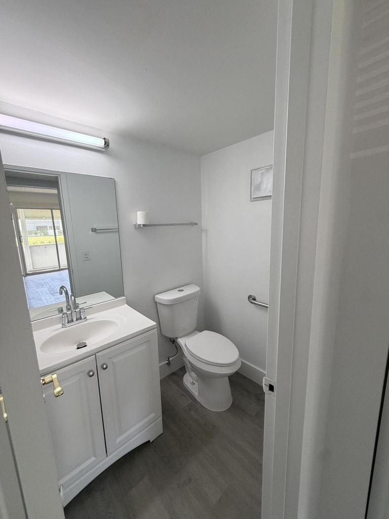 266 Brighton G - Photo 10