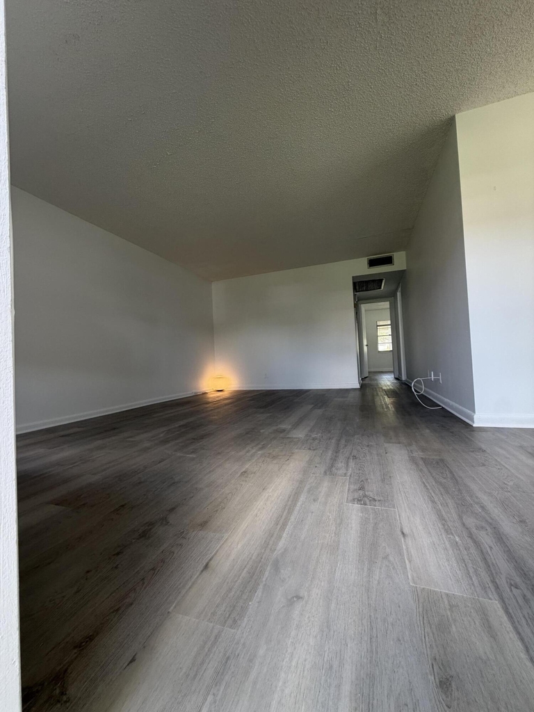 266 Brighton G - Photo 2