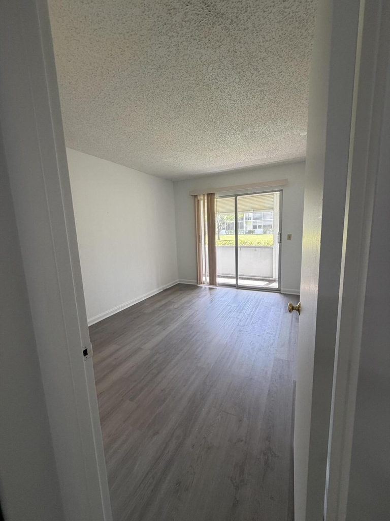 266 Brighton G - Photo 12