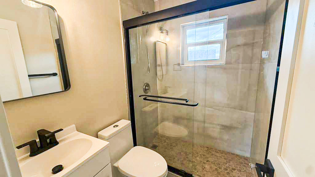 1502 Avenue I - Photo 4