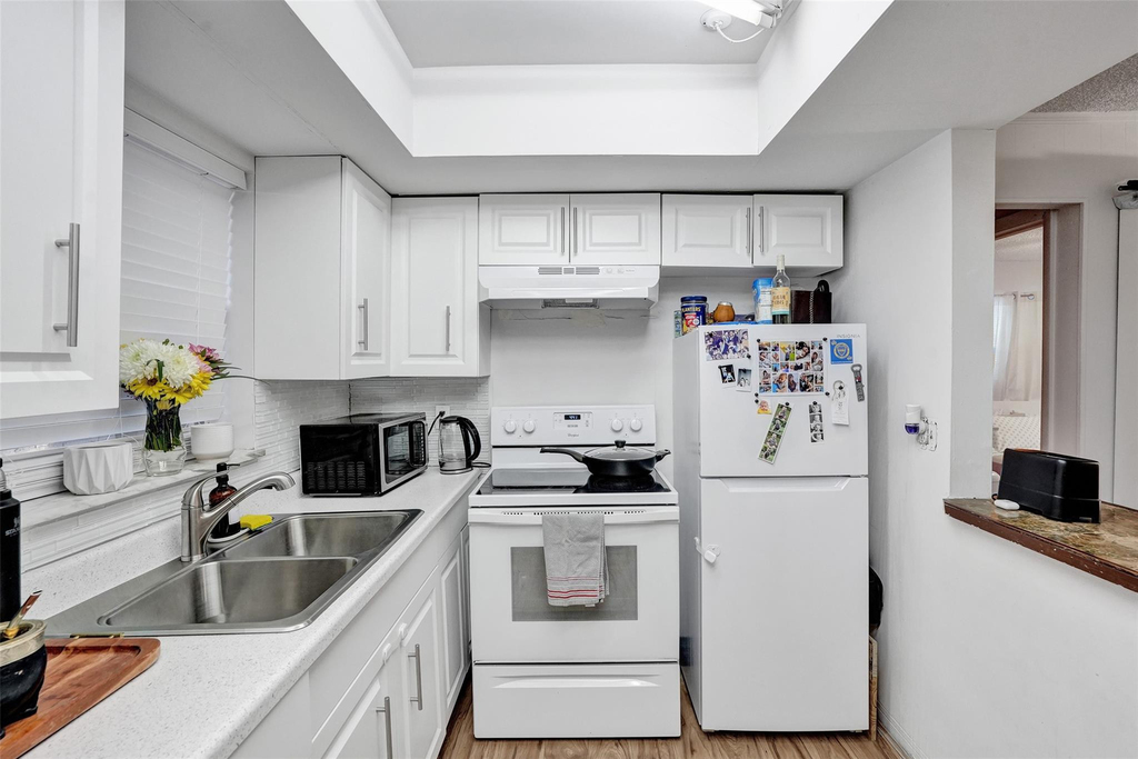 4240 Nw 21st Avenue - Photo 6