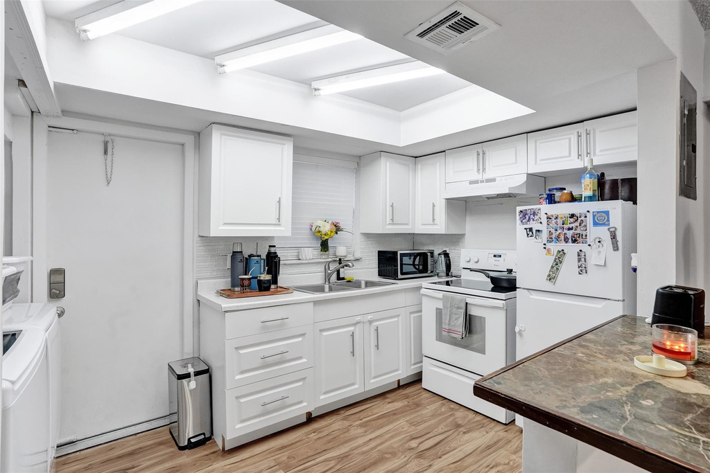 4240 Nw 21st Avenue - Photo 5