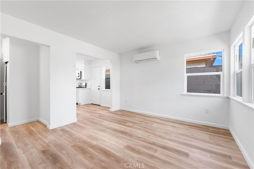 44945 Trevor Avenue - Photo 4