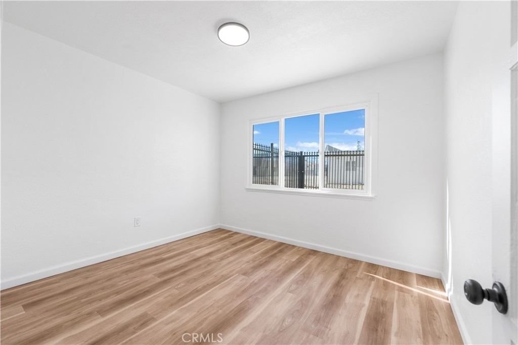 44945 Trevor Avenue - Photo 12
