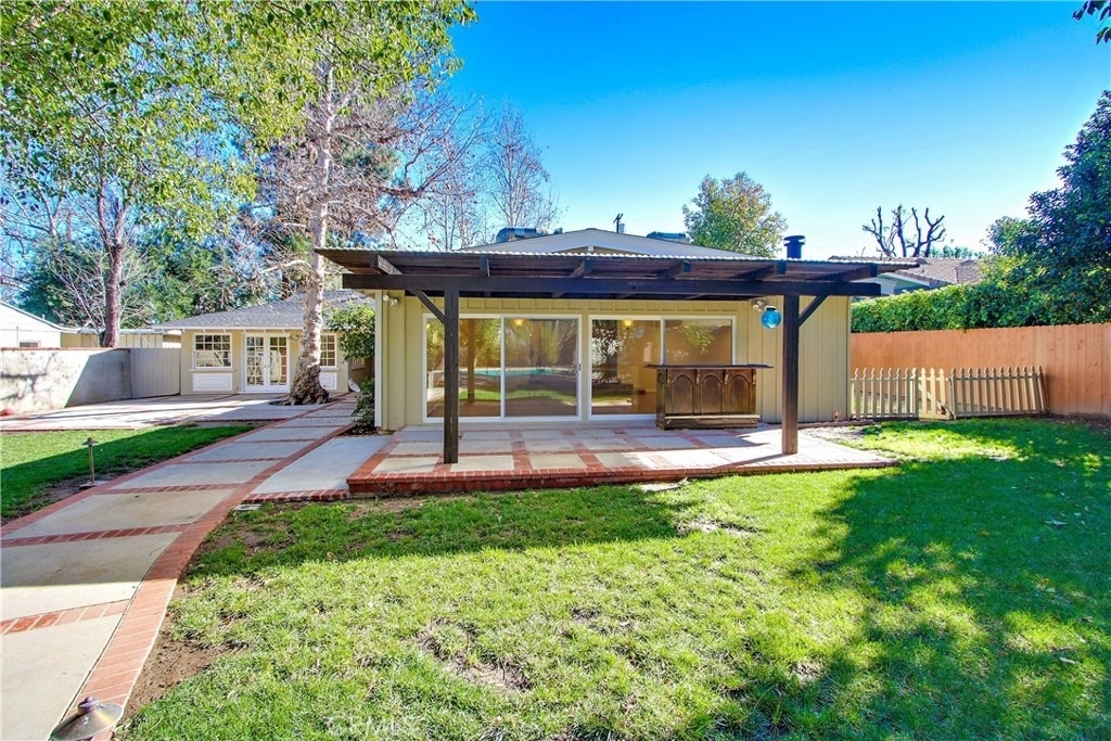 5923 Jumilla Avenue - Photo 9