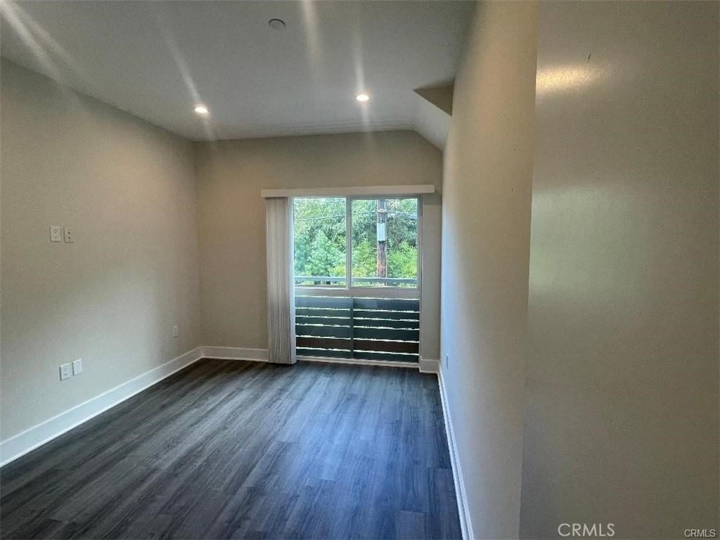 6445 Woodley Avenue - Photo 23