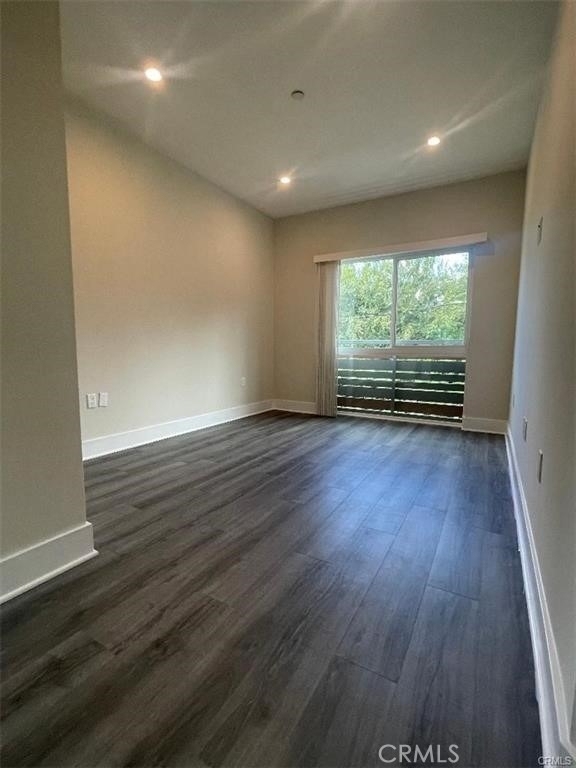 6445 Woodley Avenue - Photo 24