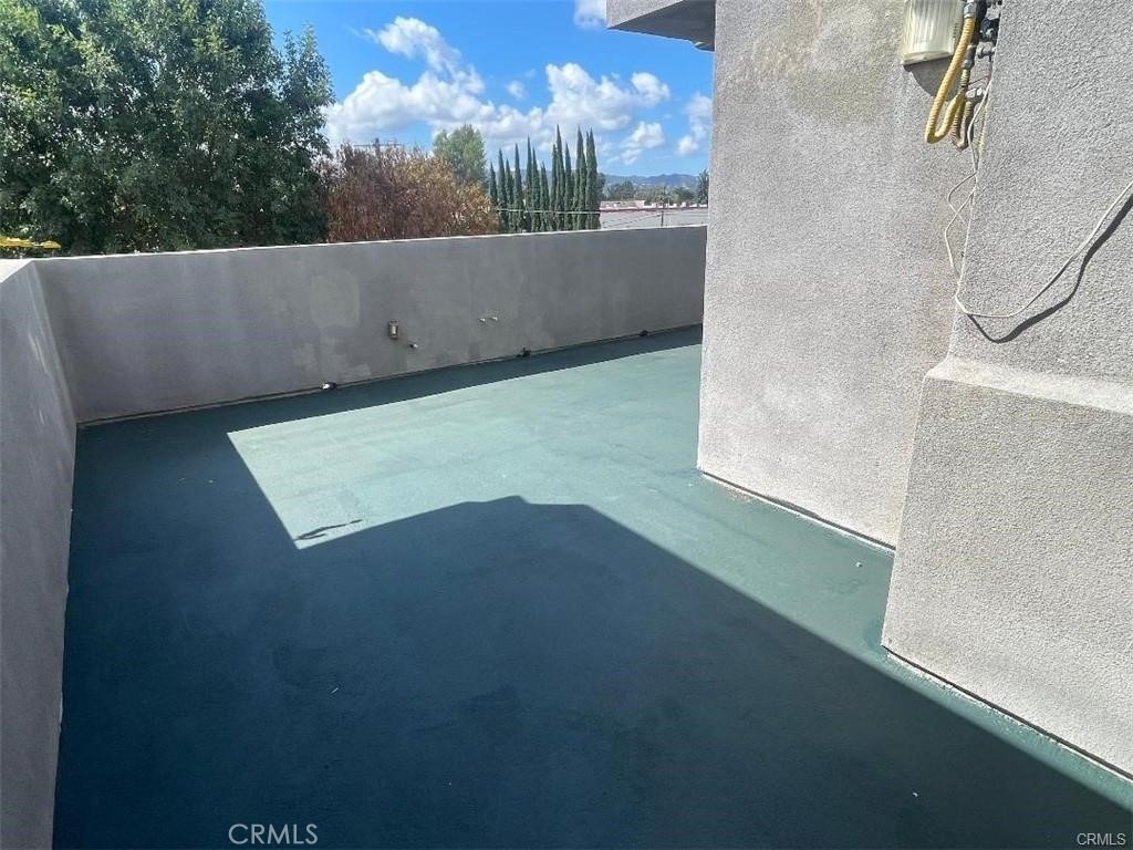 6445 Woodley Avenue - Photo 33