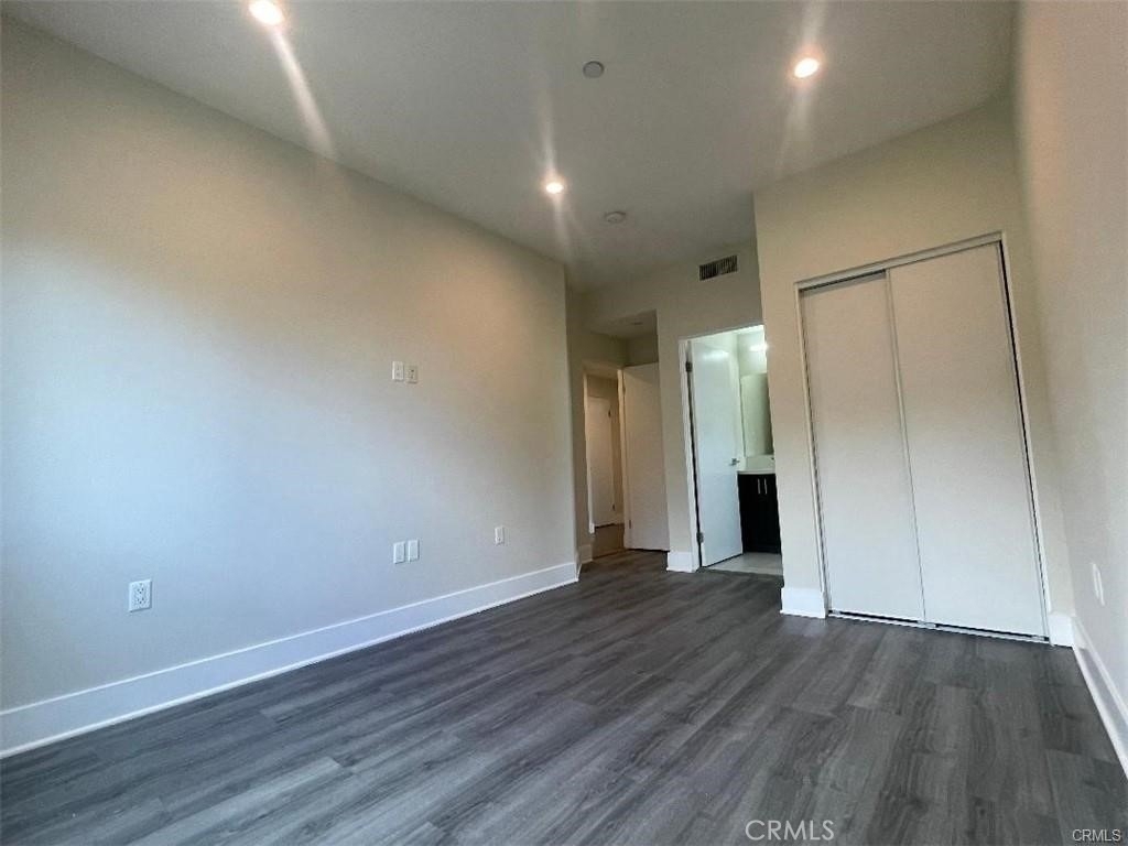 6445 Woodley Avenue - Photo 13