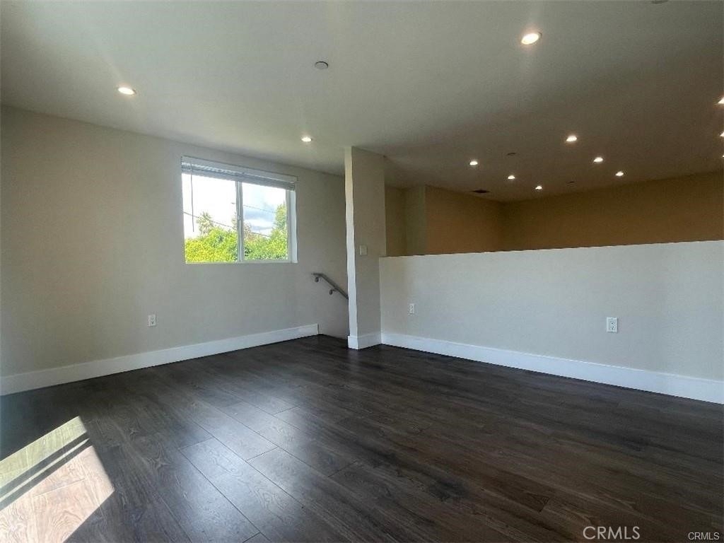 6445 Woodley Avenue - Photo 26