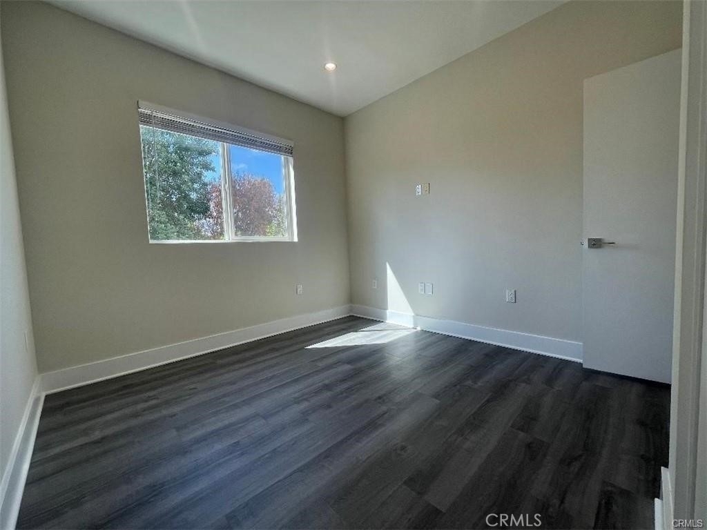 6445 Woodley Avenue - Photo 14
