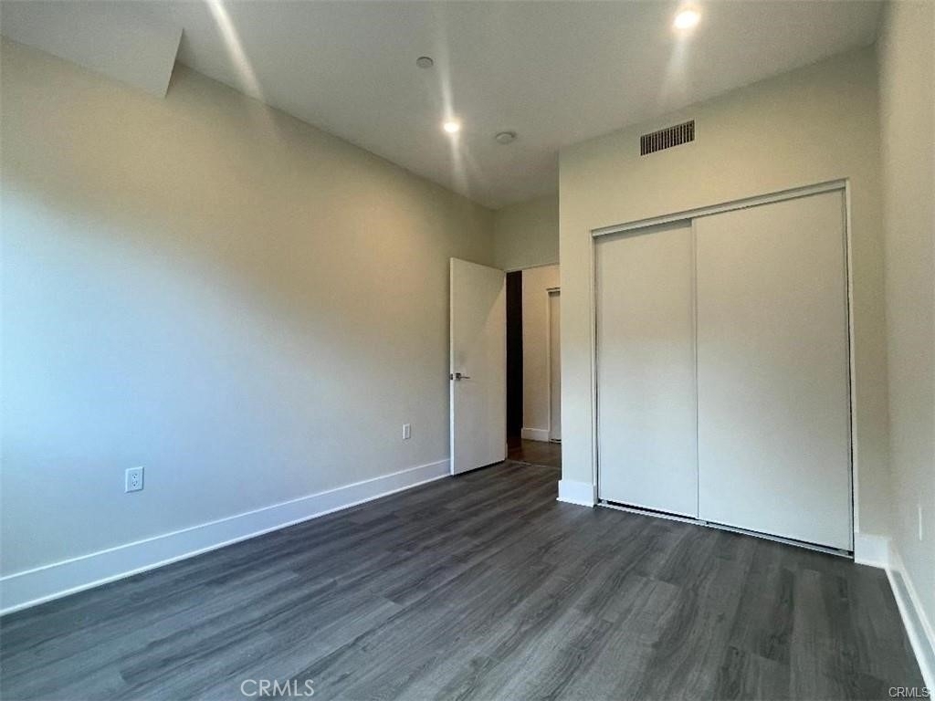 6445 Woodley Avenue - Photo 16