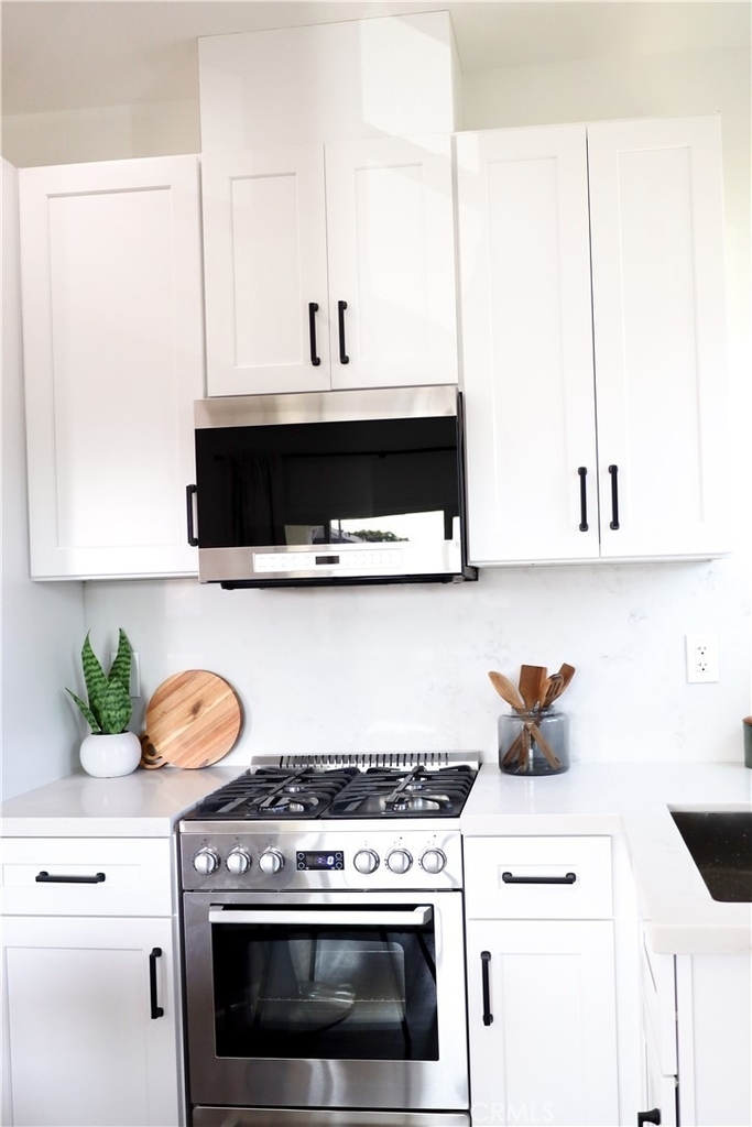 1033 1037 Gladys Ave - Photo 6