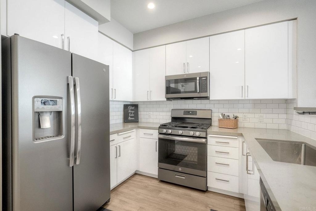 355 N Cleveland Street - Photo 2