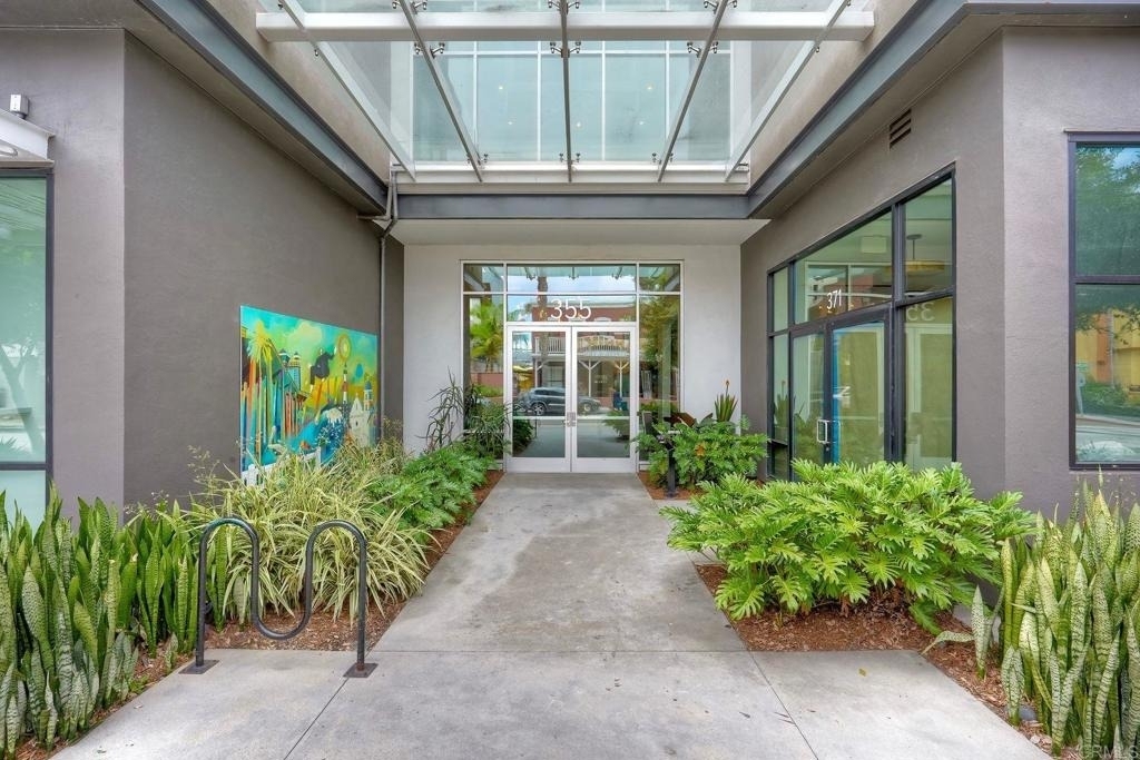 355 N Cleveland Street - Photo 1