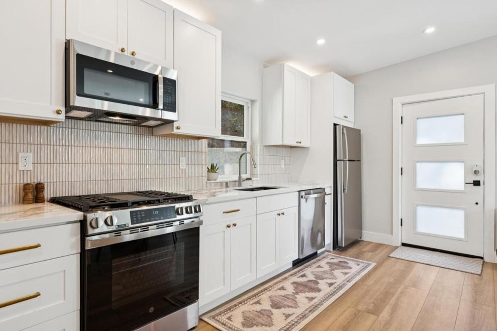 196 Amapola Avenue - Photo 4
