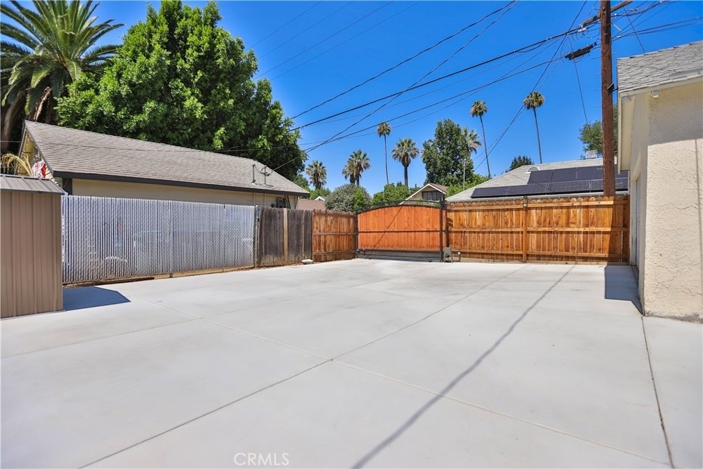 3031 Chestnut - Photo 35
