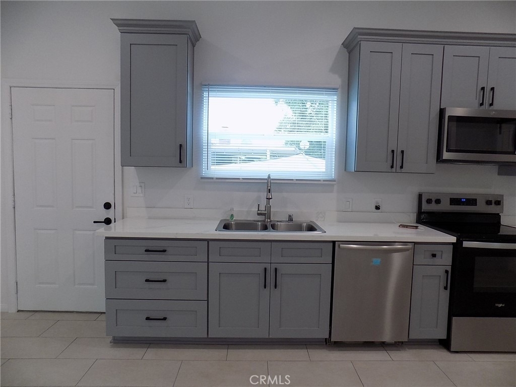 6640 Lake Street - Photo 3