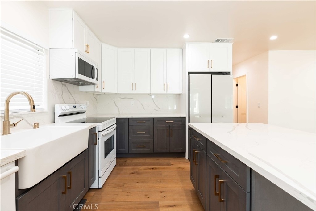 8006 Glider Avenue - Photo 16