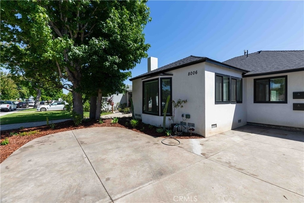 8006 Glider Avenue - Photo 3