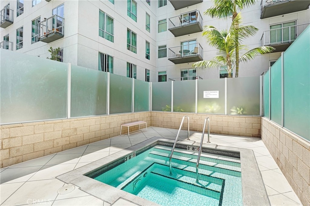 645 W 9th Street - Photo 17