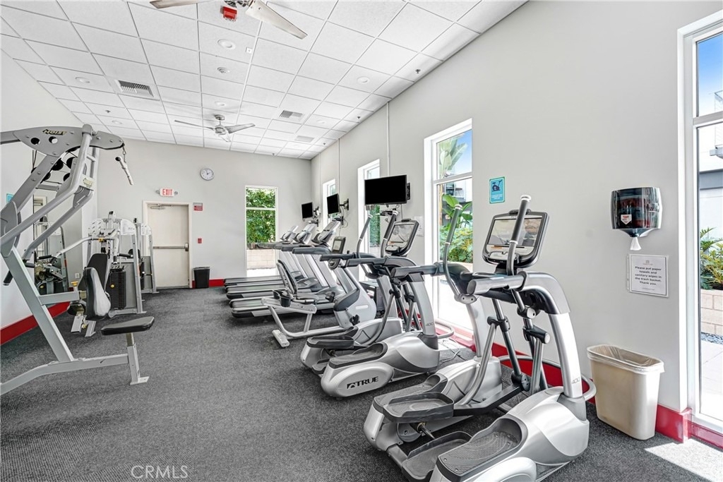645 W 9th Street - Photo 15