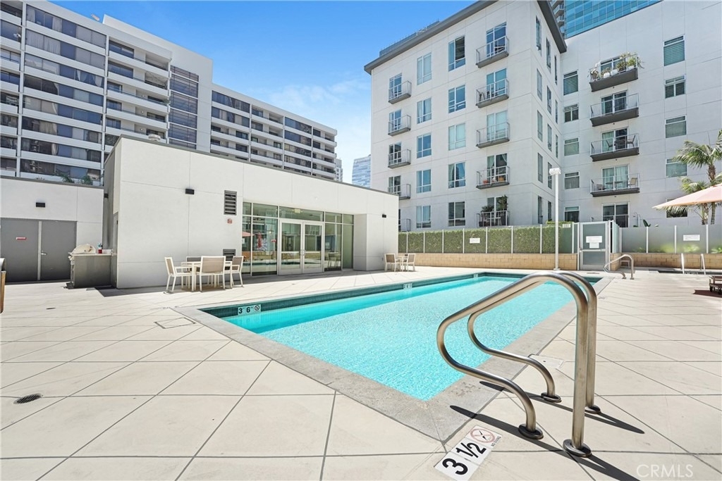 645 W 9th Street - Photo 16