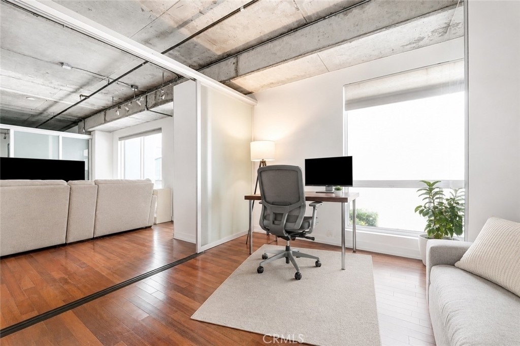 645 W 9th Street - Photo 5