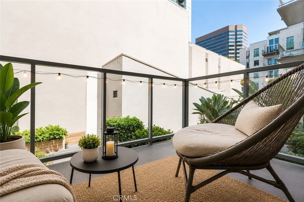 645 W 9th Street - Photo 11