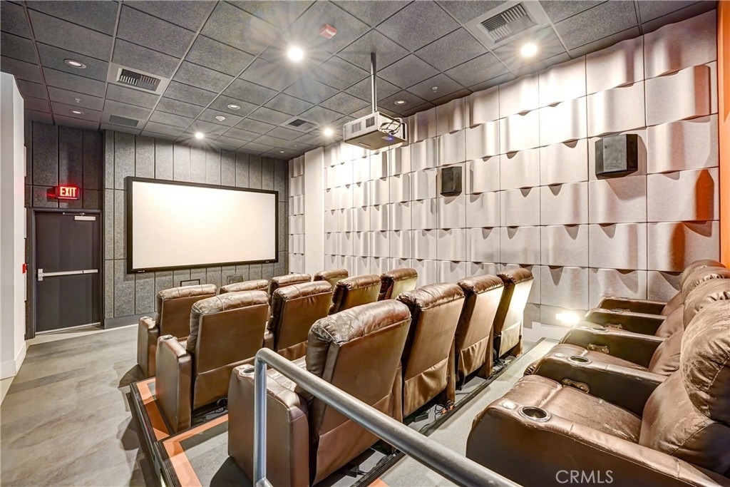 645 W 9th Street - Photo 14