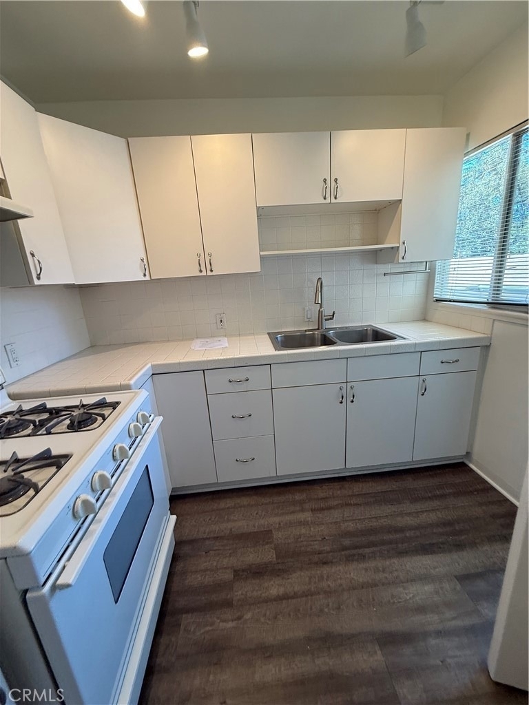 1804 Tamerlane Drive - Photo 0